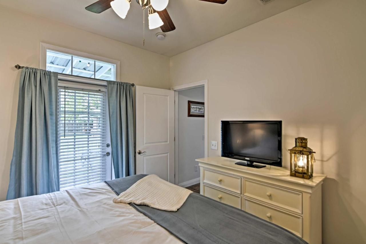 Cozy Pass Christian House - Steps From Beach Екстер'єр фото